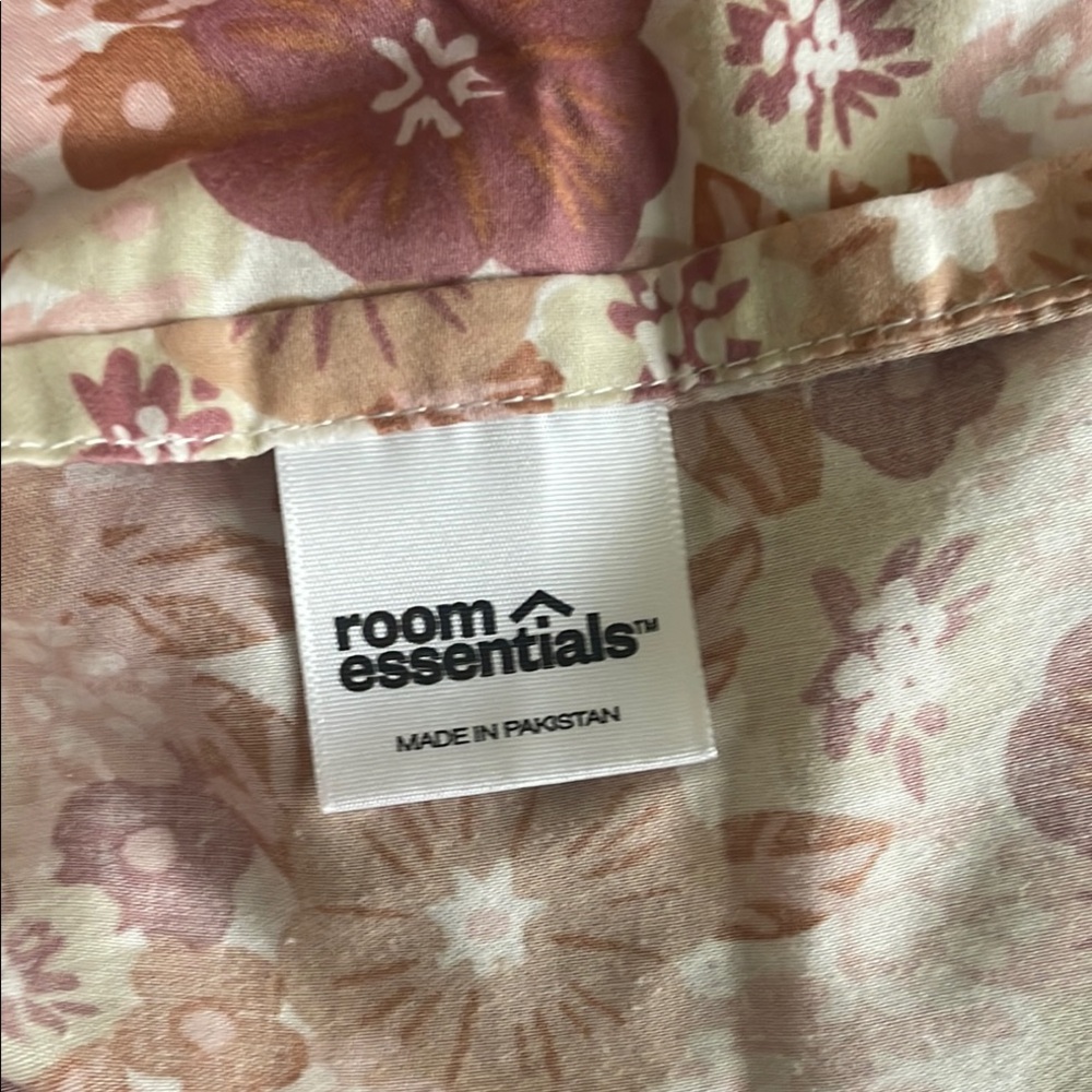 Target Floral Pink Bedding Set Full/Queen - Picture 8 of 9
